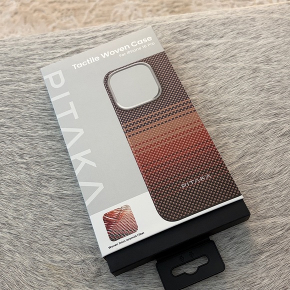 NWT Apple PITAKA iPhone 16Pro 6.3” Aramid Fiber Case, luxury, lightweight/slim - Picture 12 of 12